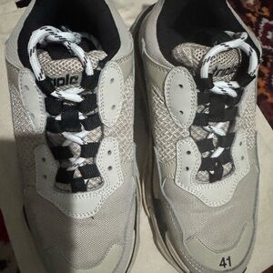 Men's Gray Athletic Shoes
